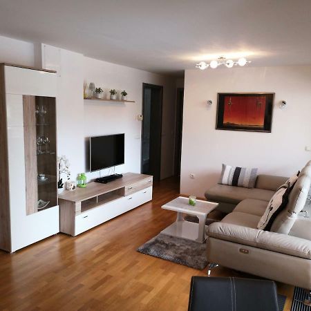 Apartma Lucijana Мойстрана Екстер'єр фото